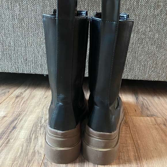 Only worn once! Super cute & good for rain! - Picture 3 of 4